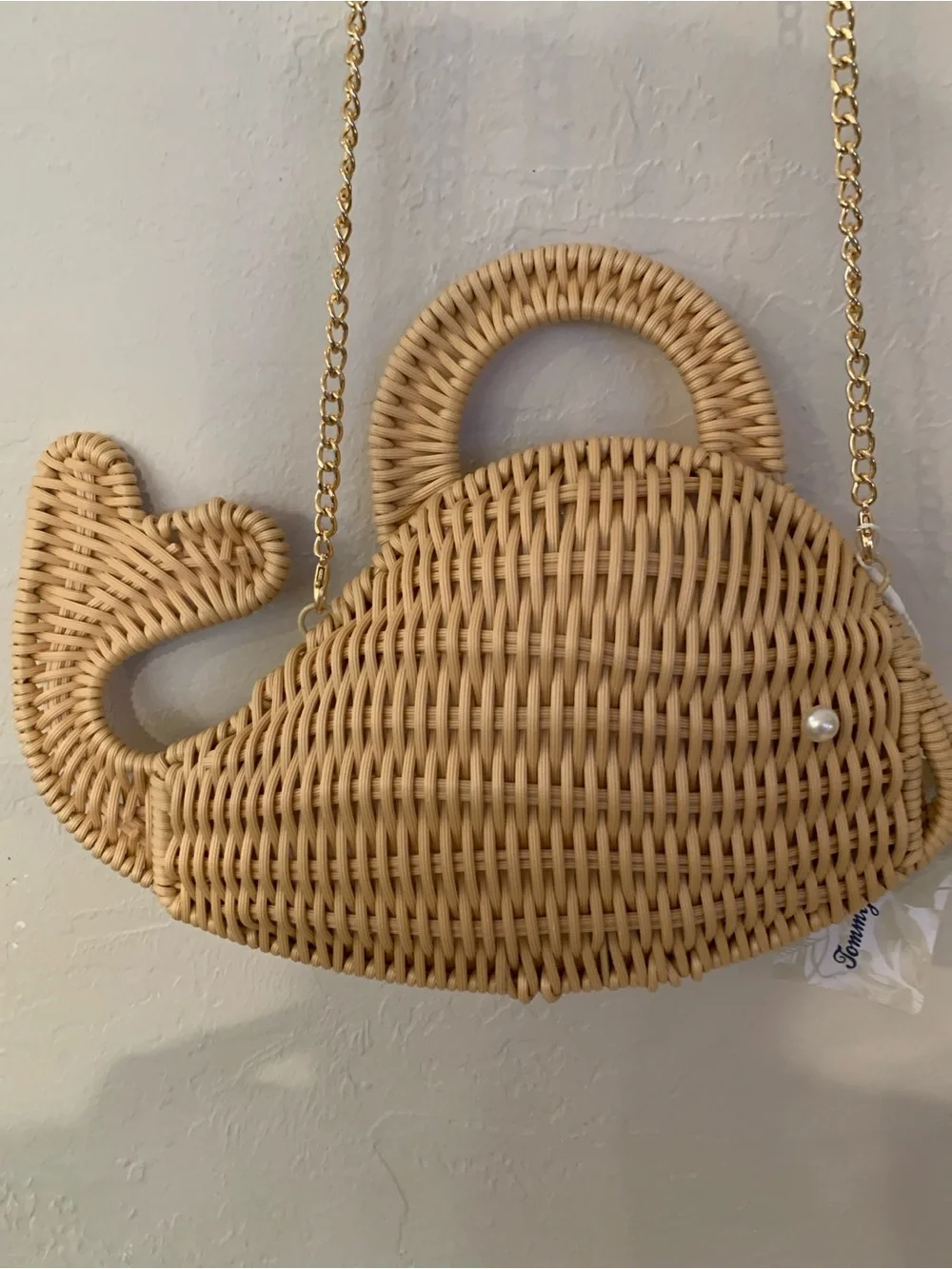 Tommy Bahama Natural Tan Woven Whale Crossbody Bag Gold Chain Magnetic Snap NWT